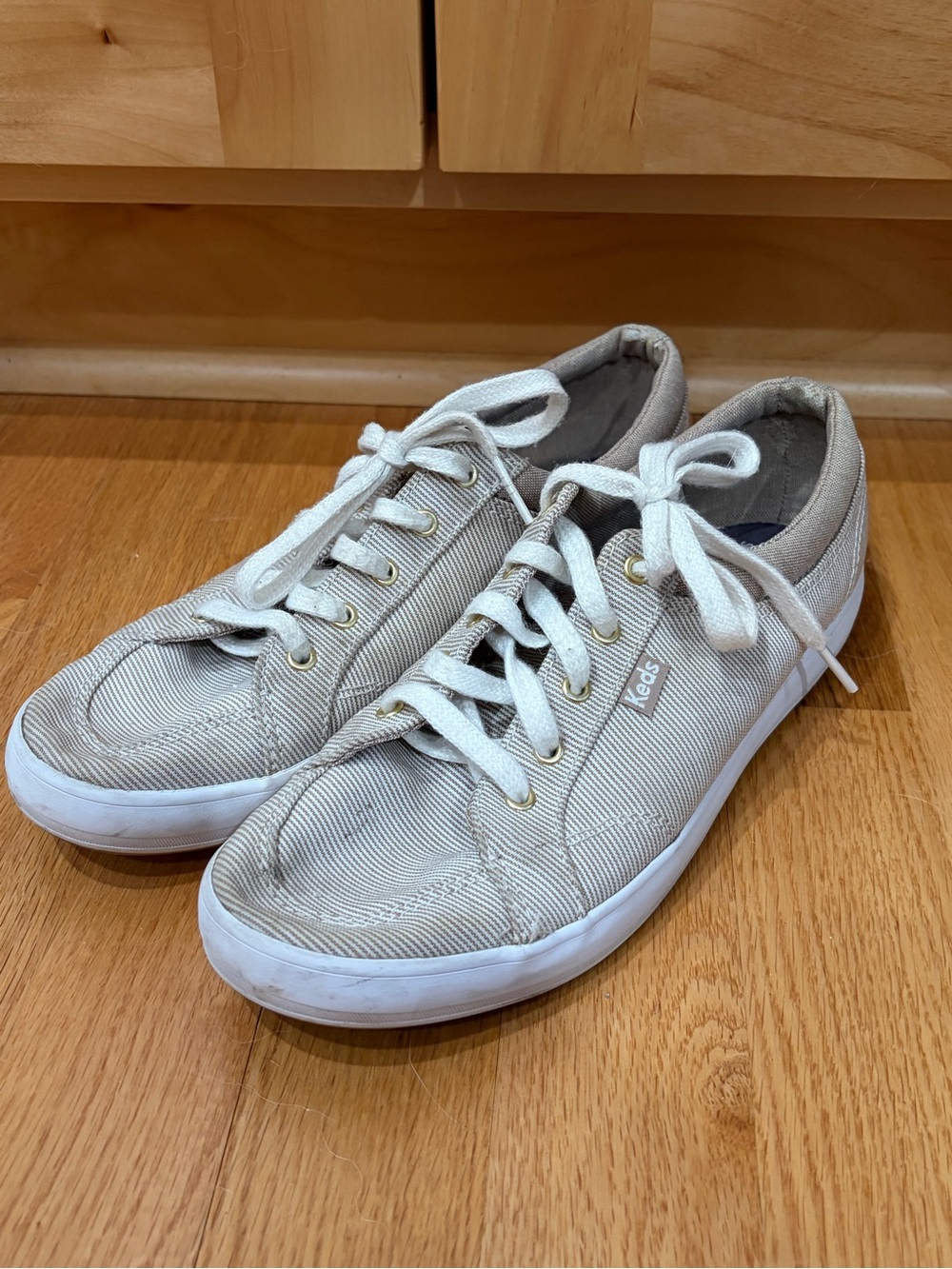 Keds Neutral Tan stripe Canvas Sneakers Dream foam memory women’s 6.5 shoe